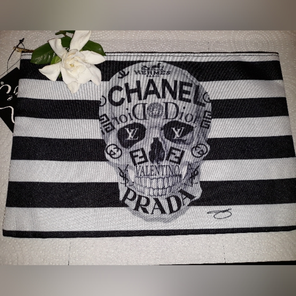 CUTE Skull Goth Clutch Bag Black White stripe Novelty Zip close  8 1/4"X 12" NWT